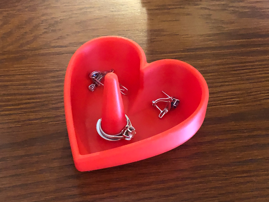 heart ring holder by robertw household house models ringholder valentine 3d print model - Mito3D