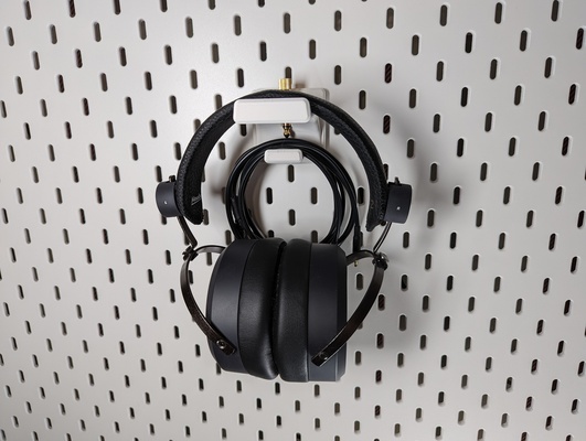ikea skadis headphone holder by layercake tools organizers headphoneholder 3d print model - Mito3D