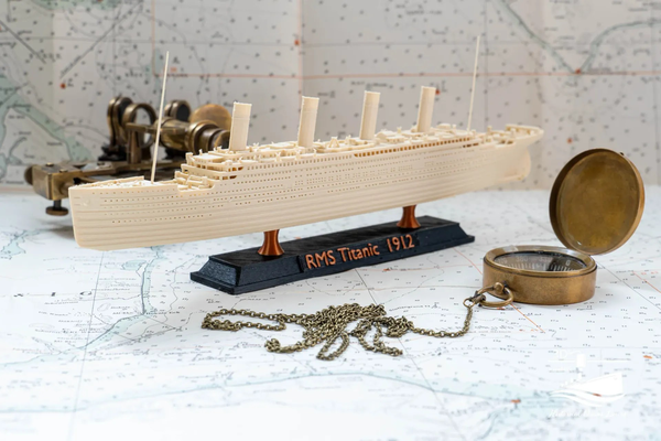 rms titanik ölçek 1 1000 by vandragon hobi kendin yap araçlar star tekne renk tanınmış devler tarih efsane astar gömlekleri model renkli okyanus yolcu rmstitanic gemi derecelendirmek beyaz 3d print model - Mito3D