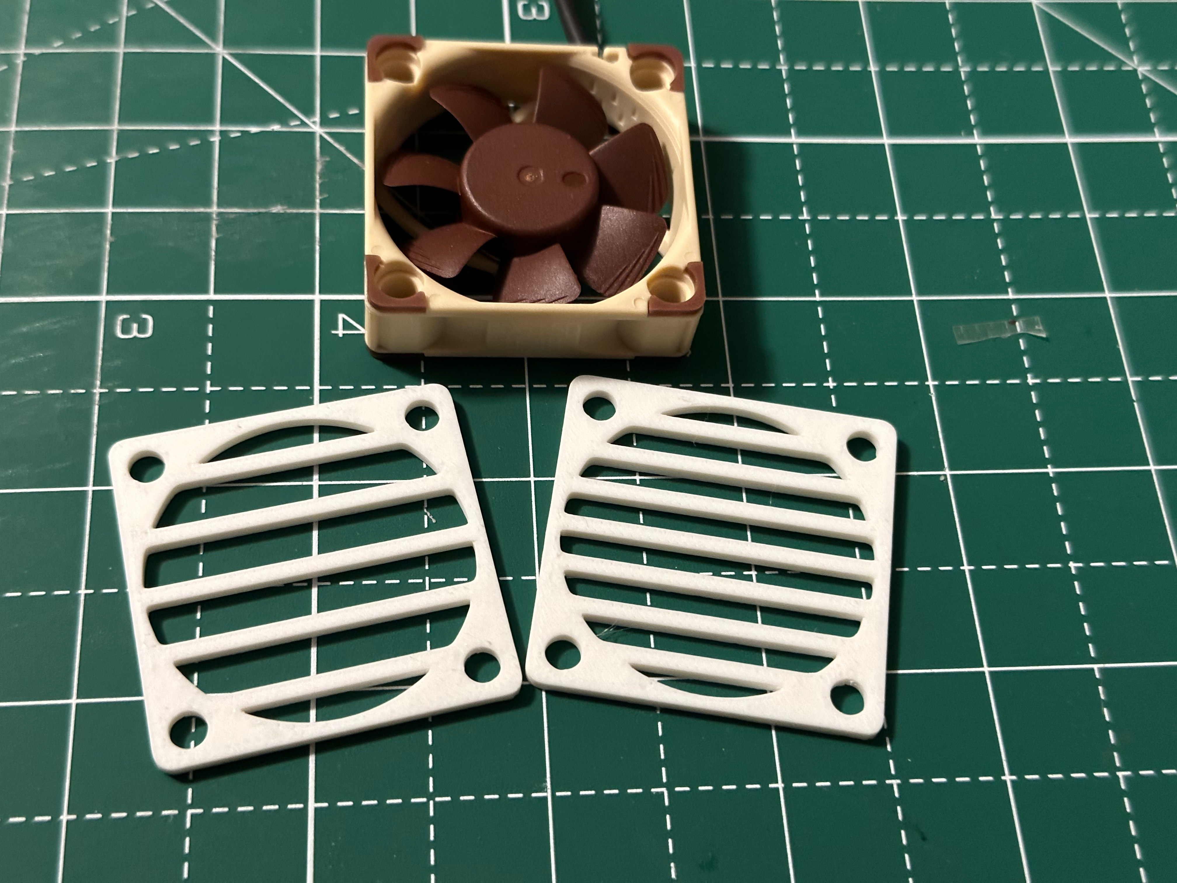 40mm fan grill covers remixed by fyrby additive hobby & diy electronics fancover fangrill 40mmfan 3D print model - Mito3D