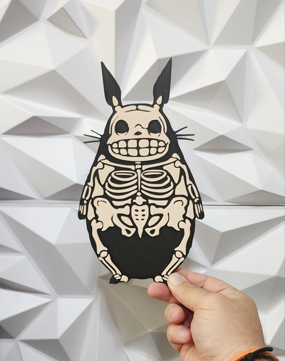 totoro esqueleto by williams indústrias arte 2d estúdio ghibli anime bruxas halloweendecor decoração sagrada parede arrepiante 3d print model - Mito3D