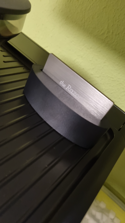 54mm razor tool holder portafilter by dennisv tools gadgets sage barista doser dosingtool 3d print model - Mito3D