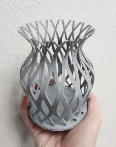 spline vase version 3 by digitallyforgeddesigns ménage décor supporter 3d print model - Mito3D