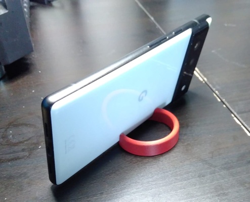 smartphone in piedi by prezzo 3d utensili gadget tavolo telefono inteligente mobile 3d print model - Mito3D