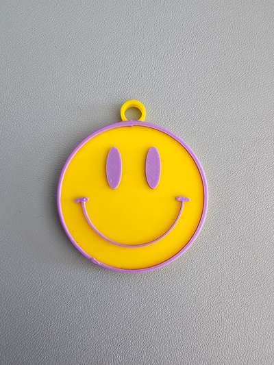 smiley porte clés by vivalatan art monnaie badges clé chaîne 3d print model - Mito3D