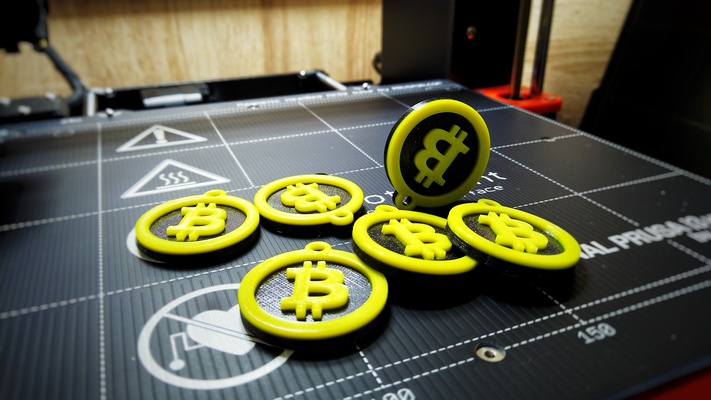 bitcoin porte clés remixé by ondrej art panneaux logos 3d print model - Mito3D