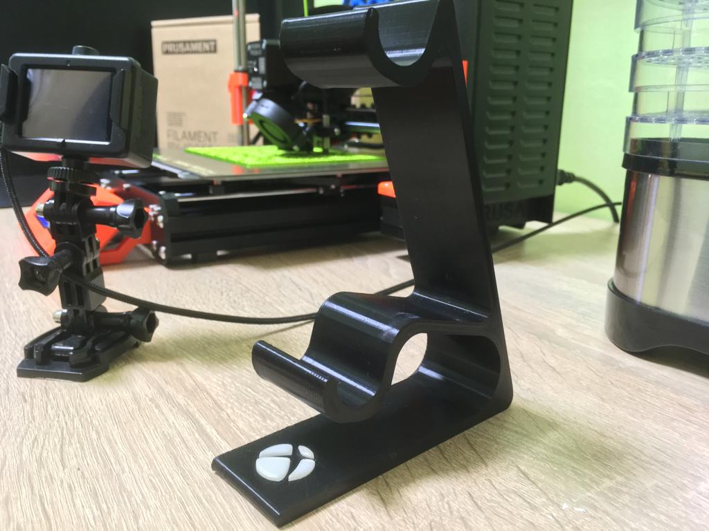 xbox steuerungen stand by ondrej werkzeuge gadgets halter unterstützung xboxone xboxcontrollerstand xboxstand 3D print model - Mito3D