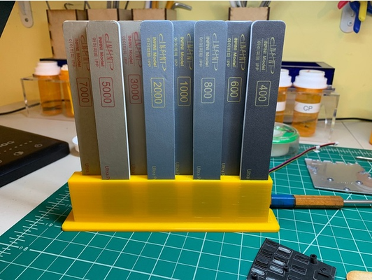 polishing board holder by stevezurlo tools organizers 3d print model - Mito3D