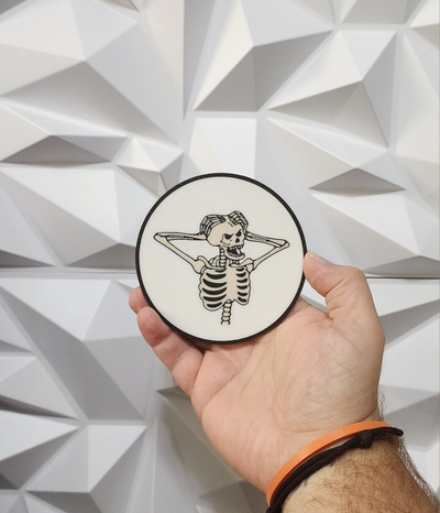 kafatası bardak altlığı by williams endüstriler sanat 2d cadılar bayramı 2023 halloweendecor kutsal dekorasyon iskelet ölü i̇çmek bira su çay hile or tedavi etmek 3d print model - Mito3D
