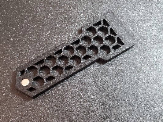 hexschaber bedruckt schaber magnet neu gemischt by roland entketten 3d drucker zubehör hexagon bett verhexen spatel x1 sechsecke bettkratzer x1c 3d print model - Mito3D
