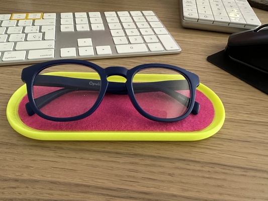 brille halter unterstützung by nata hersteller haushalt büro brillenhalter tablett 3d print model - Mito3D