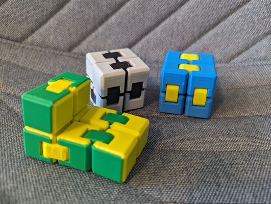 two faced sağlam sonsuzluk küp by dalgacı oyuncaklar oyunlar oyuncak kıpır küpü openscad ams renkli 3d print model - Mito3D