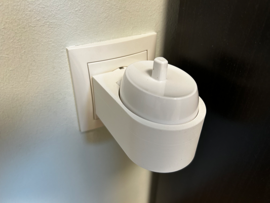 oralb charger holder eu schuko remixed by jr2142 household house models oral b chargermount 3d print model - Mito3D