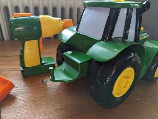 john deere construire johnny tracteur barre remorquage by sergentsolitaire jouets jeux jouet 3d print model - Mito3D