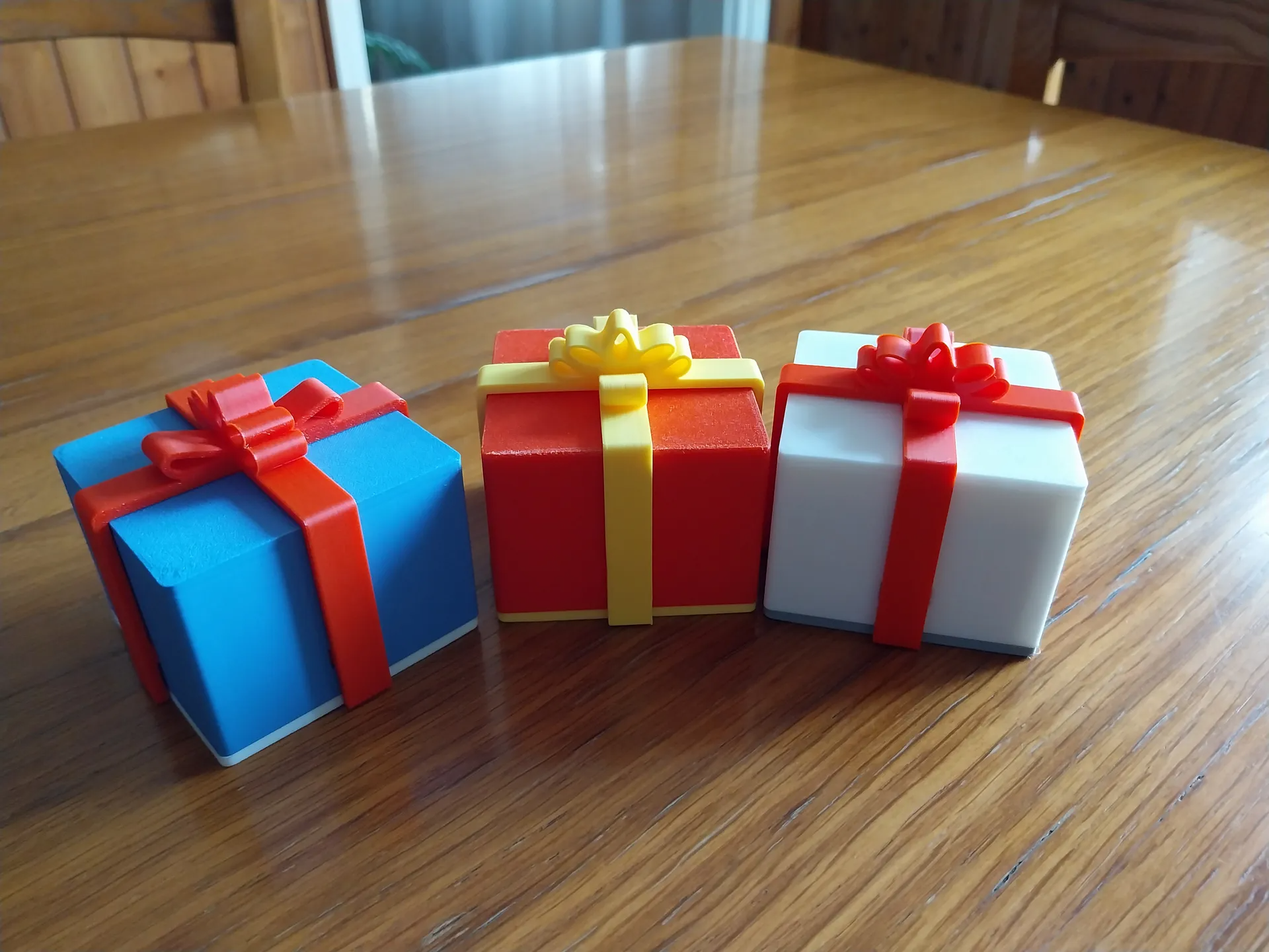 giftbox by albertoc77 tools gadgets gift smallbox 3D print model - Mito3D