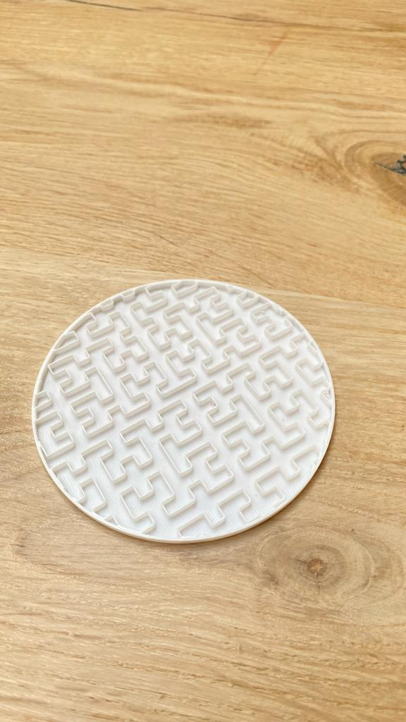 hilbert curva sottobicchiere 90mm by roba squallida domestico casa modelli drinkcoaster bevanda 3D print model - Mito3D