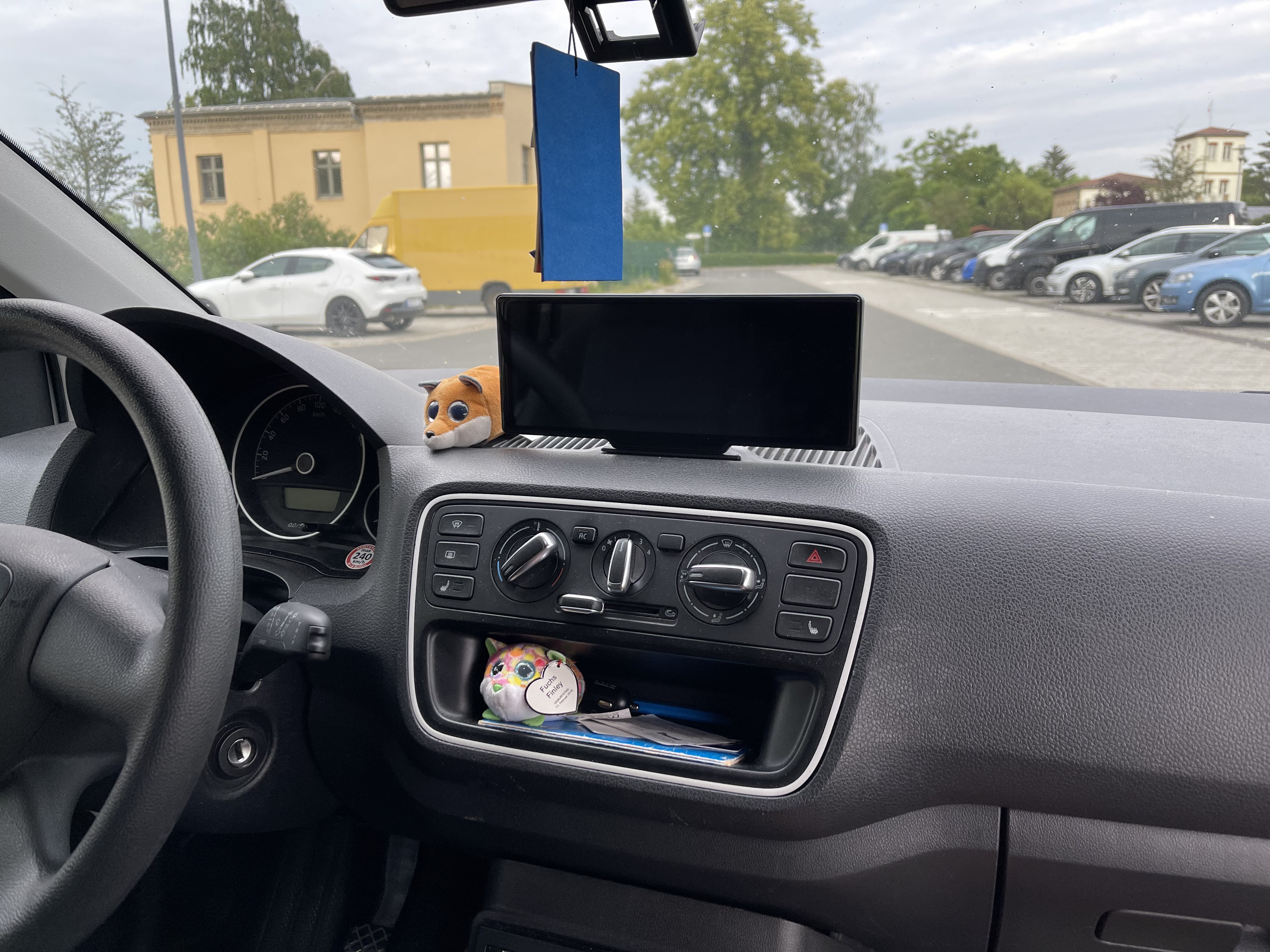 carplay monitor montar volkswagen up skoda citigo asiento mii pre estiramiento facial by rinax pasatiempo bricolaje diy vehiculos 3D print model - Mito3D