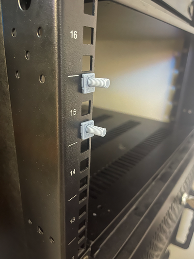 pernos bastidor fácil servidor estante montaje by cuelga herramientas organizadores rack 1u 1umount montar semental cambiar interruptor 3d print model - Mito3D