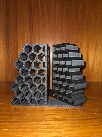 verhexen buchstütze by piled3d haushalt büro bücherregal buchstützen bücher geometrisch geometrie hexagon sechseckig lesen buch buchhalter 3d print model - Mito3D
