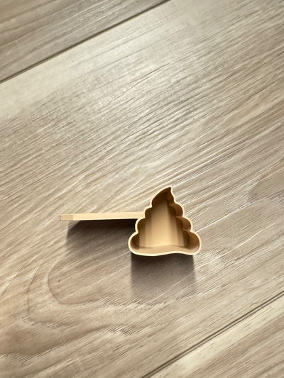 1 esslöffel poop scoop by plaventuren haushalt haus modelle messung tasse niedlich küche 3d print model - Mito3D