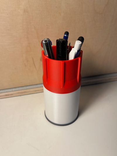 porta canetas inspirado by edding dedan83 ferramentas organizadores caneta beijo xícaras lápis suporte 3d print model - Mito3D