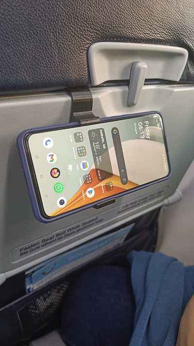aereo mobile telefono titolare supporto by capsel22 utensili gadget per 3d print model - Mito3D