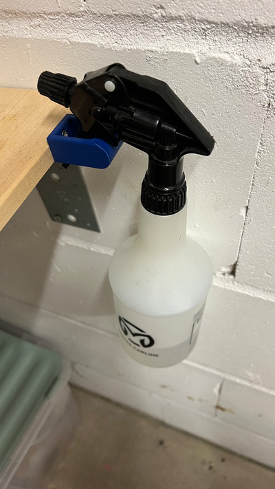 spray bottle holder by jeop75 tools organizers 3d print model - Mito3D