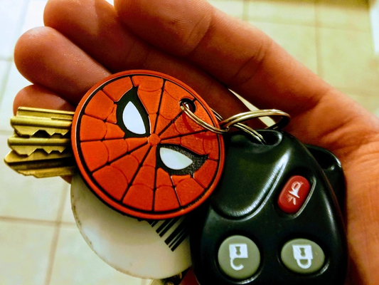 homme araignée porte clés ornement partagé by lauriefamille miniatures 3d print model - Mito3D