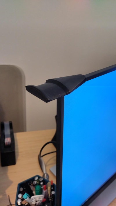 clip on tenere controllo cuffia titolare supporto by alex tonico 3d domestico ufficio caricatore per cuffie porta 3d print model - Mito3D