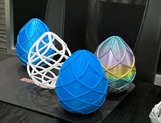 hélice huevo by alan conner arte 2d pascua resurrección sorpresa niño 3d print model - Mito3D
