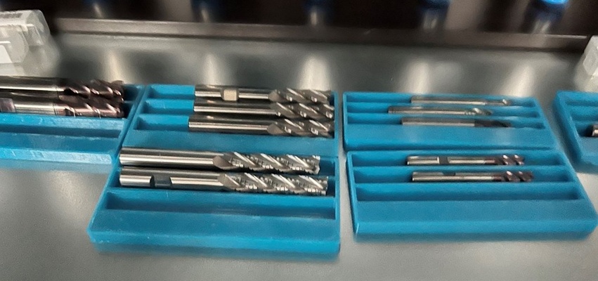 fr ser ablage by max bayer tools tray toolholder milling endmill endmillholder aufbewahrungsbox endmillcontainer endmilltray 3d print model - Mito3D