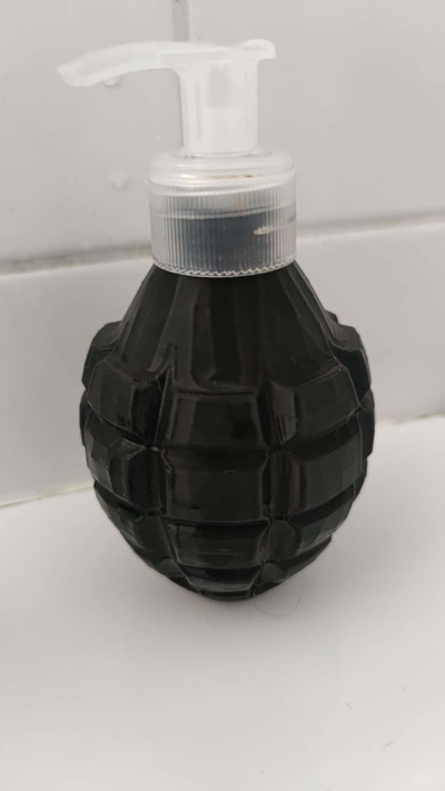 sabonete grenade remixado by 3dcreator casa modelos distribuidor garrafa arma 3d print model - Mito3D