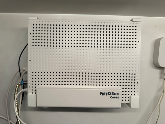 avm bozuk kutu fritzbox 6690 6590 6591 wandhalter duvar kulp destek by gece maymunu yeniden karıştırılmış jfg3rd hobi kendin yap elektronik 3d print model - Mito3D