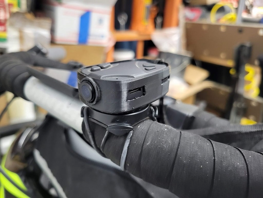 câmera principal 808 garmin trimestre virar monte remixado by lugee3 passatempo faça esporte ar livre bicicleta 3d print model - Mito3D