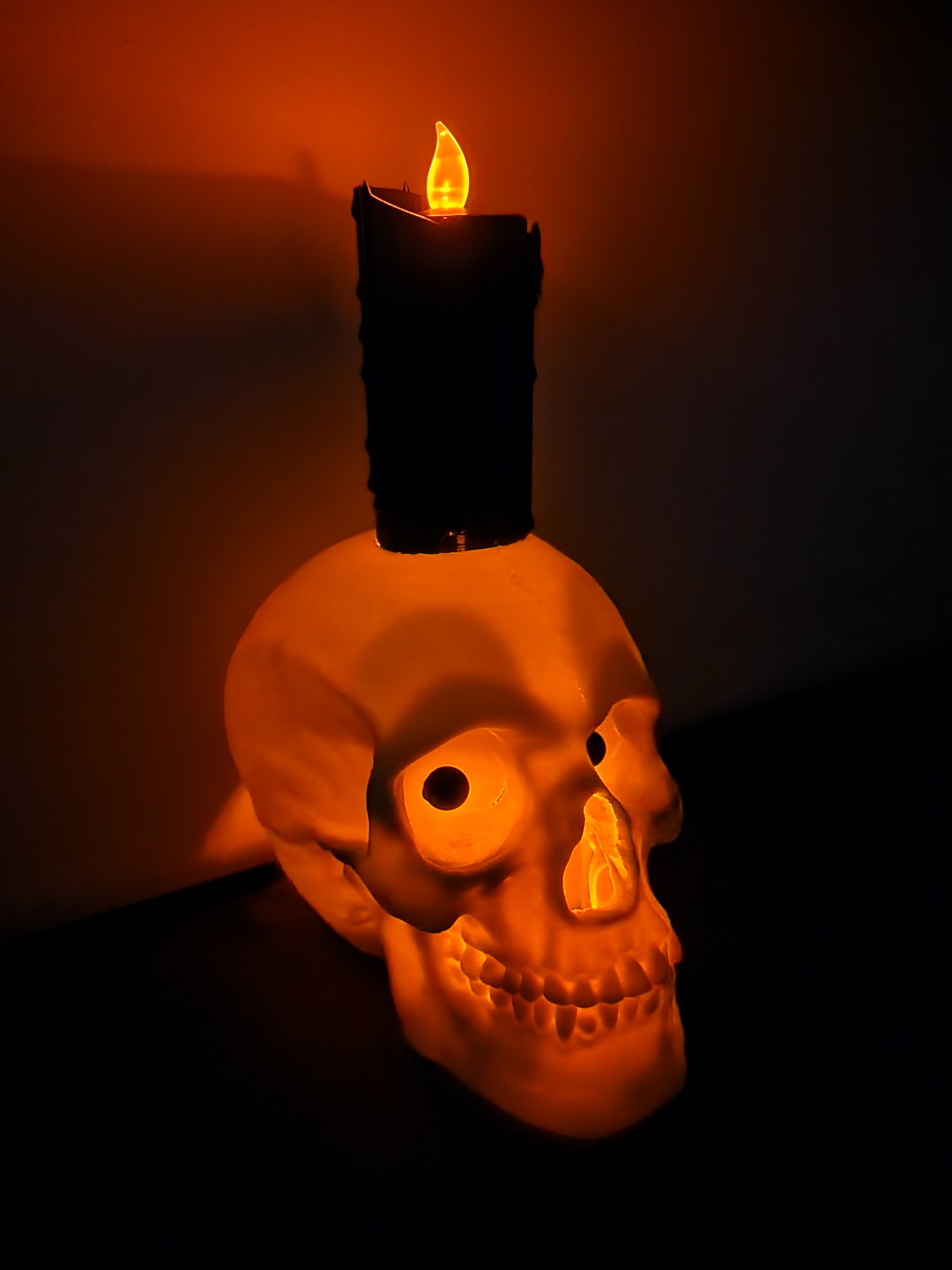 lighted skull w eyes follow by chiz m household decor halloween creepy spooky 3D print model - Mito3D