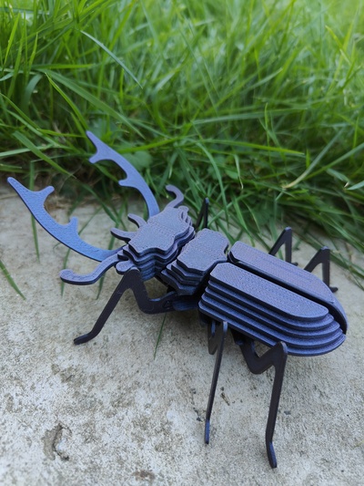 cerf scarabée constructible animal figure by rusé fabricant miniatures animaux puzzle lucane insecte 3d print model - Mito3D