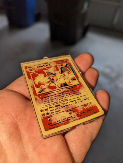 sihirbaz kart anahtarlık şapka dövmesi by willprintsthings sanat 2d pokemon nintendo pikaçu kırmızı mavi kartları renkli 3d print model - Mito3D