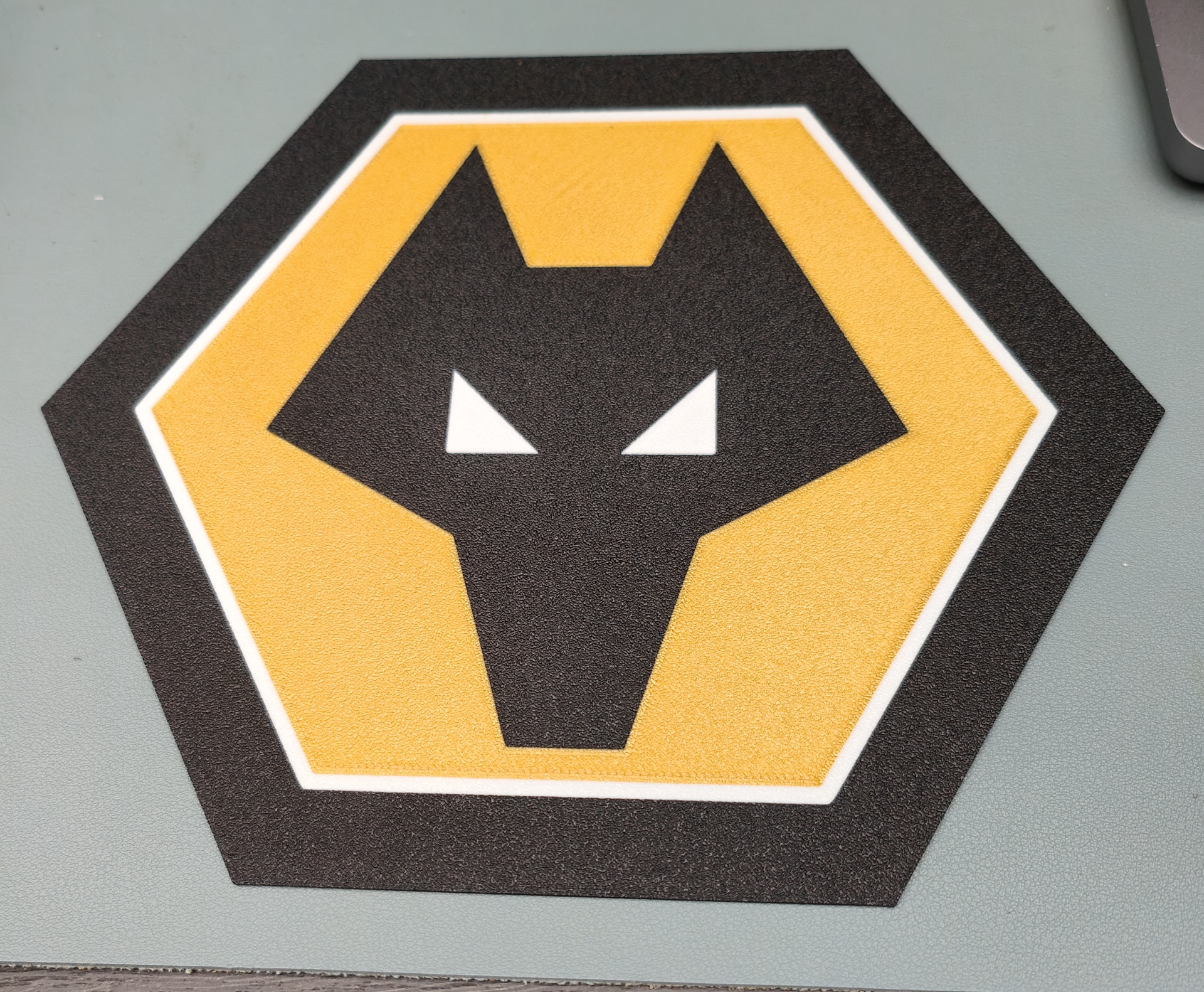 wolverhampton andarilhos lobos logotipo placa distintivo by sirfragalot futebol clube liga lobo reino unido oeste midlands pacote 3D print model - Mito3D