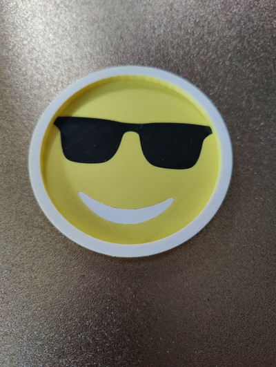 3 cool lunettes soleil visage emoji verre by oncle joeys créations coaster 3d print model - Mito3D