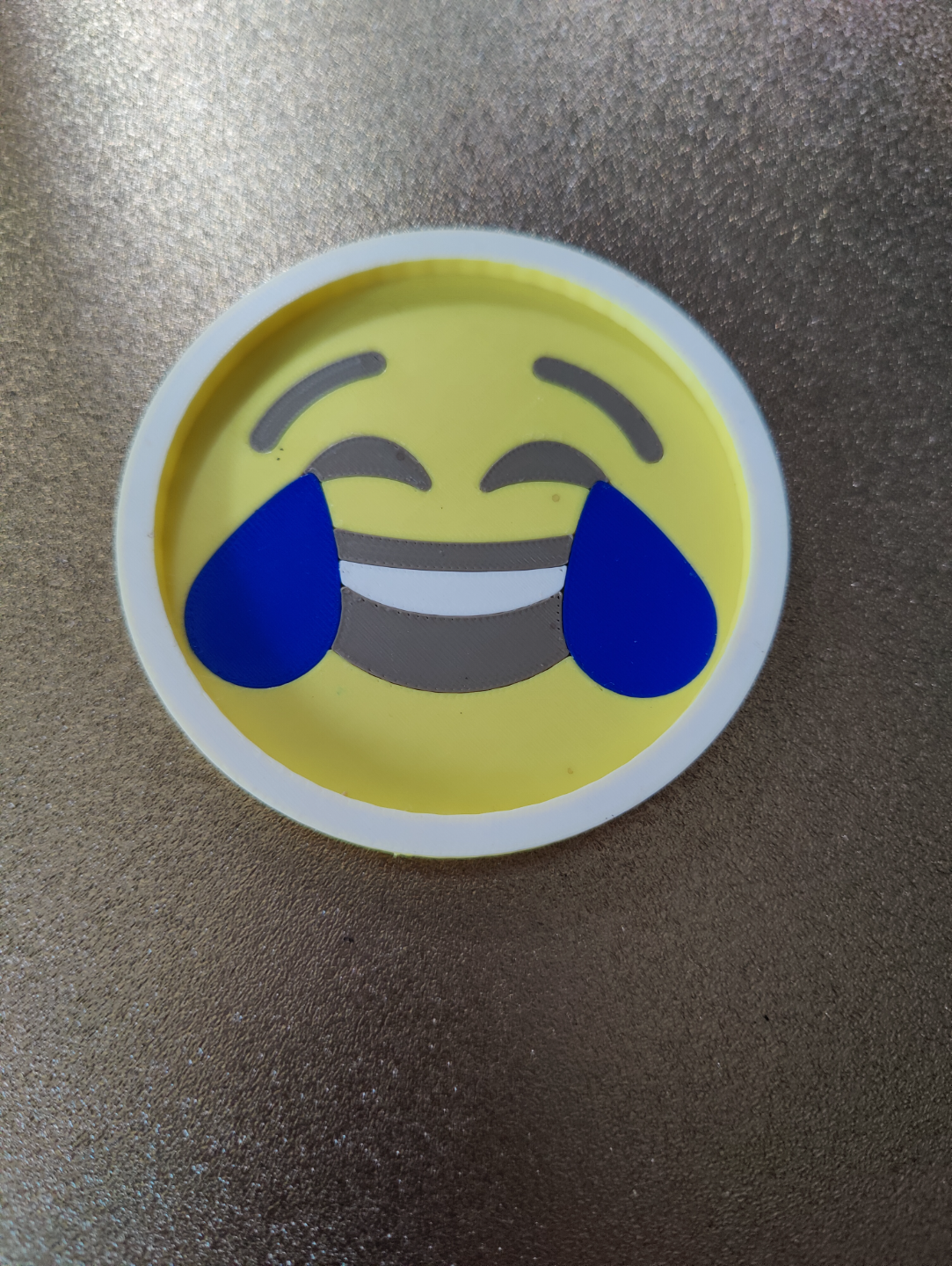 lmao emoji verre by oncle joeys créations coaster riant visage 3D print model - Mito3D
