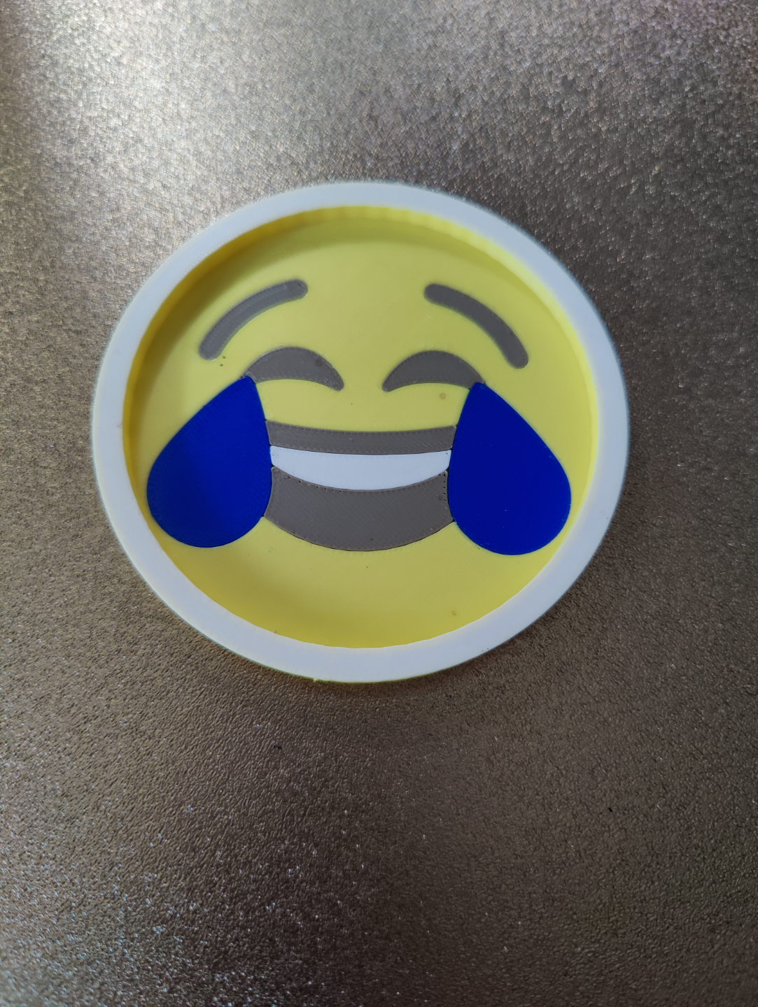 lmao emoji sottobicchieri by zio joeys creazioni sottobicchiere ridendo viso 3D print model - Mito3D