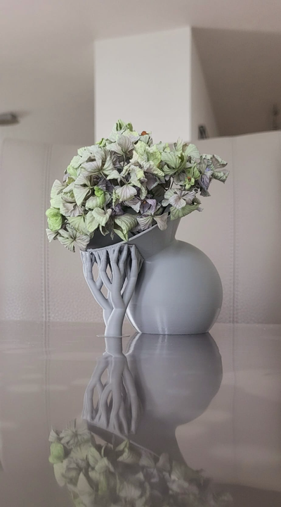 broken vase by emvi 3d print deco decoartions decor decoracion easy test support livingroom plant flower pot art 3d print model - Mito3D