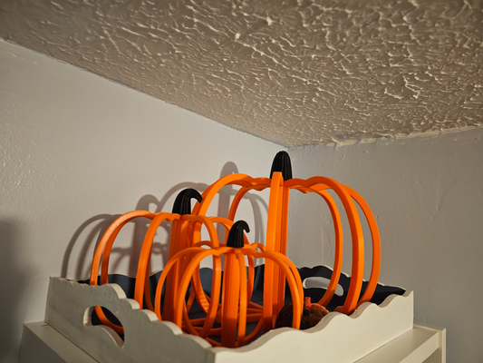 mesa calabaza decoración by ty6411 víspera santos concurso acción gracias grande pequeña naranja marrón acumulado 3d print model - Mito3D
