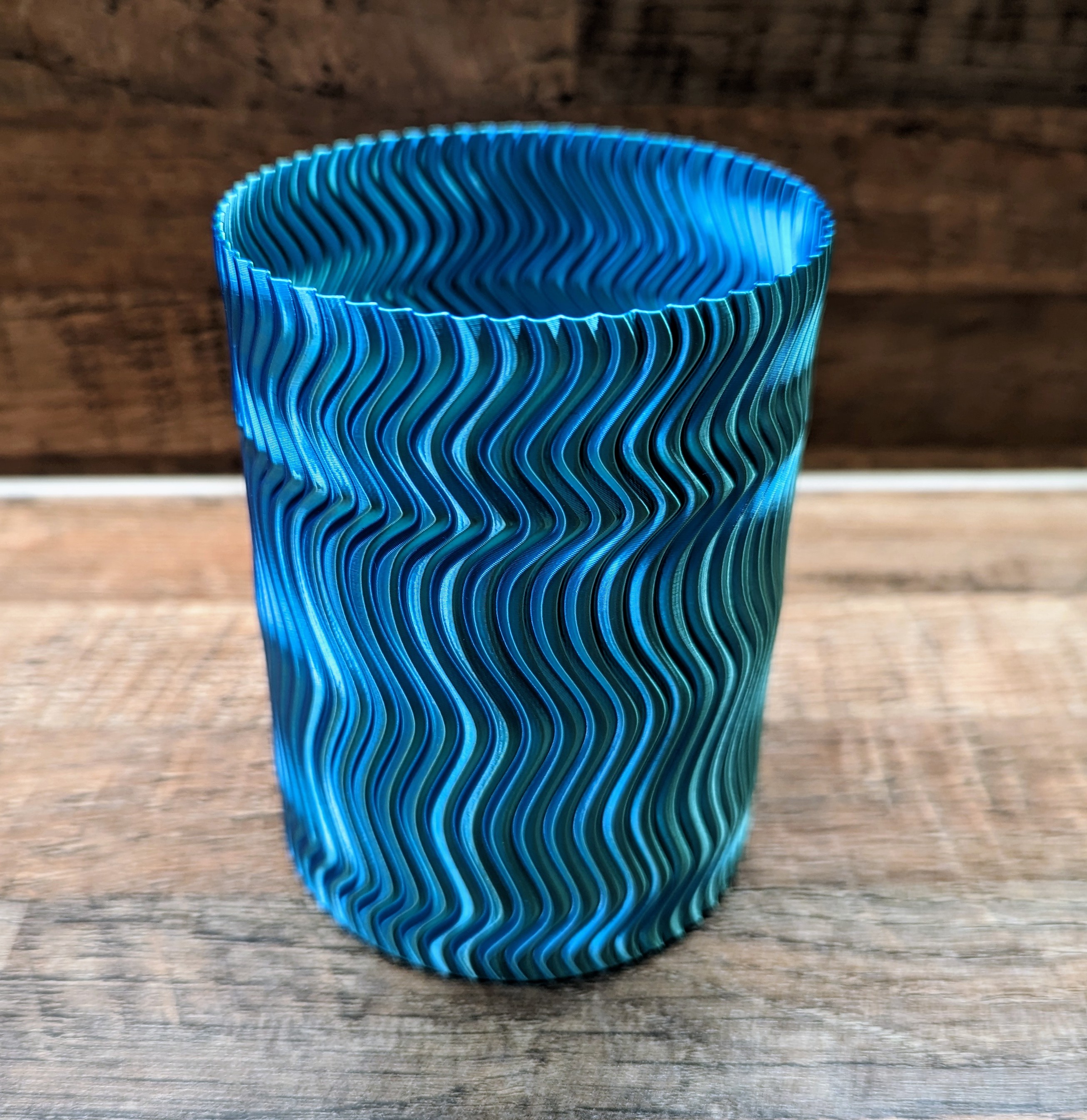 florero 19 olas by vazzeado decoración diseño arte geométrico hogar casa jarrón espiral 3D print model - Mito3D