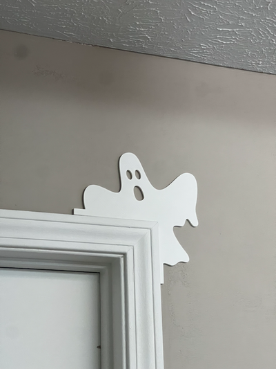 ghost door corner by lindnjoe decor halloween 3d print model - Mito3D