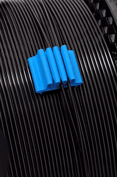 clamping-filament-clip by schuetzi99 filament filamentclip stayon doubleclamp clip filamentholder 3d print model - Mito3D