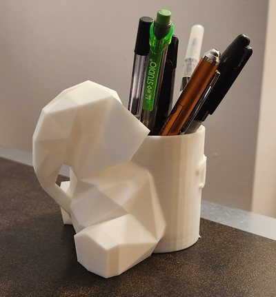 elefante matita titolare supporto remixato by tim135 animale carina penna stazionario poli 3d print model - Mito3D
