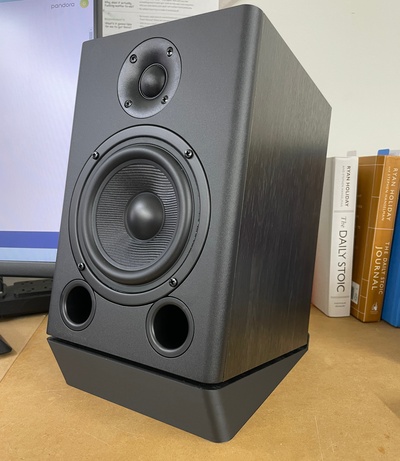 angled riser neumi bs5 bookshelf speakers by hollingsworth design desk sound computer angle audio speaker block monitor audiophile wedge 3d print model - Mito3D