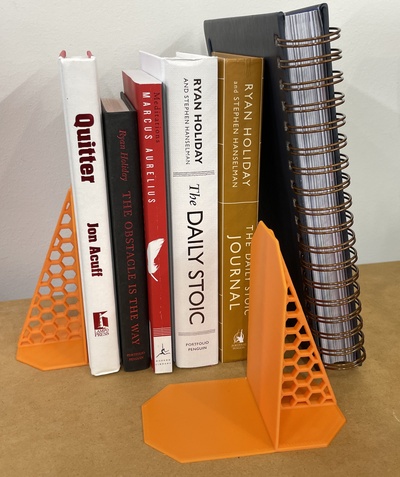 favo fermalibri by hollingsworth design organizzatore scrivania desktop libro lettura organizzazione apprendimento deskorganizer biblioteca libri leggere 3d print model - Mito3D