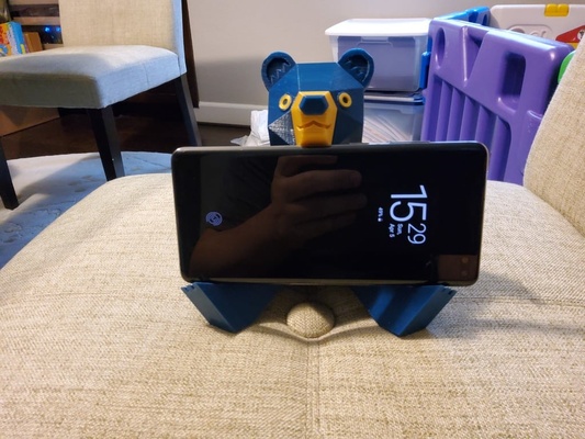 formosan black bear remix as phone stand by chilman408 amao lowpoly phonestand 3d print model - Mito3D